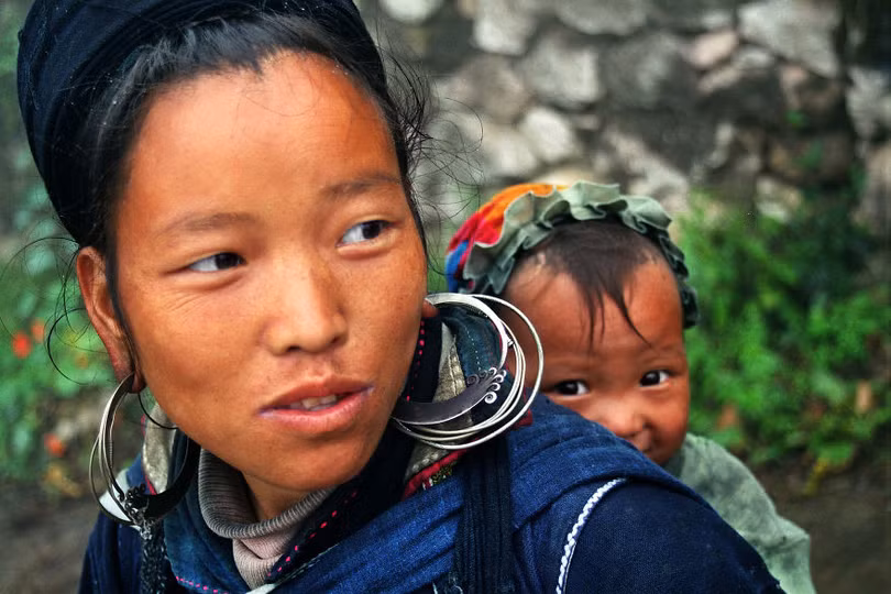 Nhiếp ảnh gia người Bỉ đi khắp thế giới chụp ảnh về tình mẫu tử