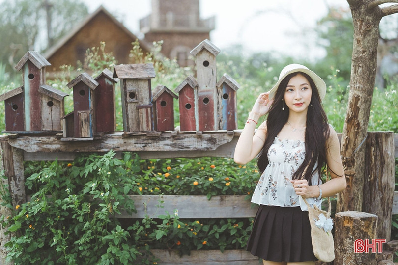 Hoa khôi người Hà Tĩnh duyên dáng trong bộ ảnh áo dài