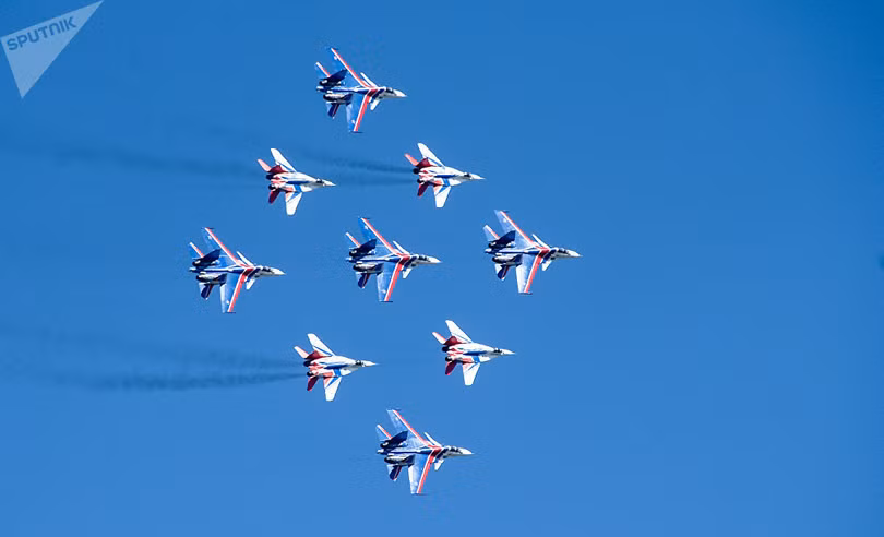 Mãn nhãn với màn trình diễn ngoạn mục của các đội bay biểu diễn hàng đầu nước Nga