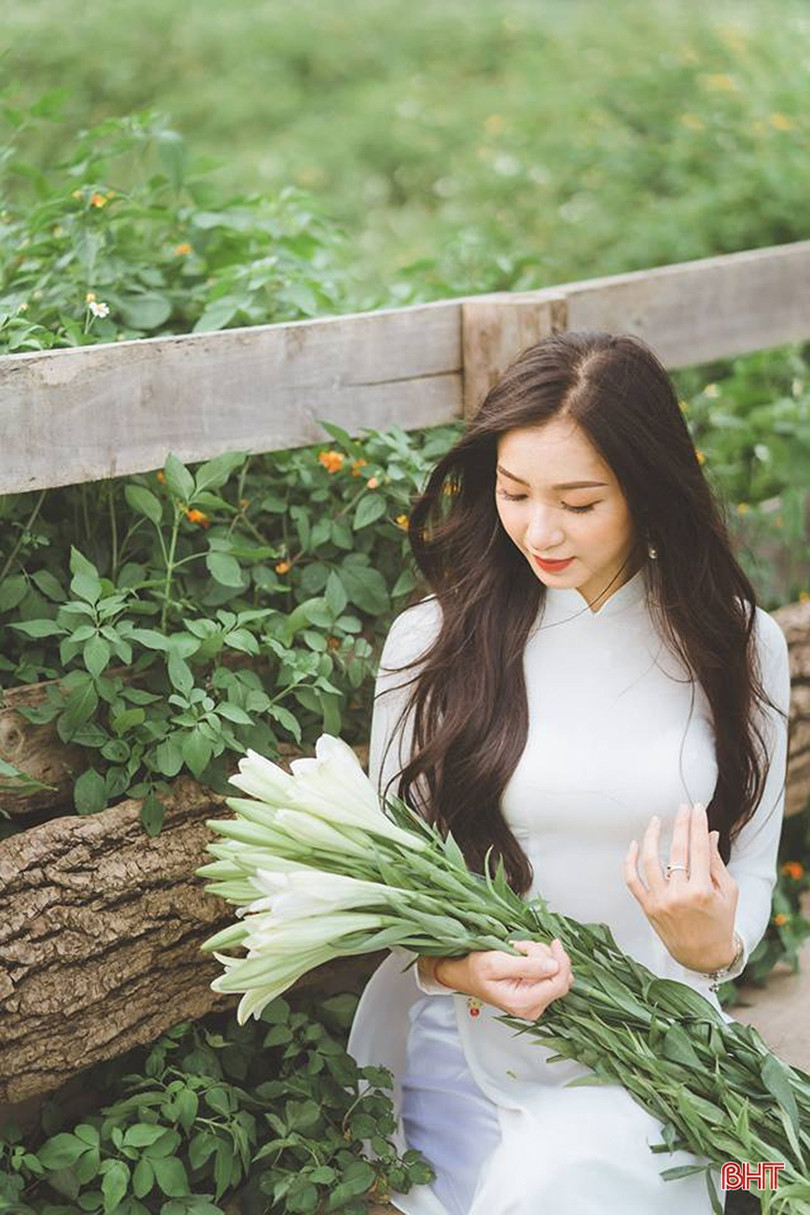 Hoa khôi người Hà Tĩnh duyên dáng trong bộ ảnh áo dài