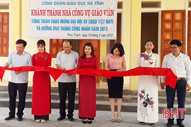 ban giao nha cong vu cho truong thpt phuc trach