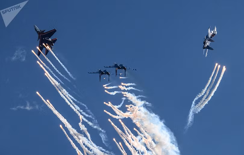 Mãn nhãn với màn trình diễn ngoạn mục của các đội bay biểu diễn hàng đầu nước Nga