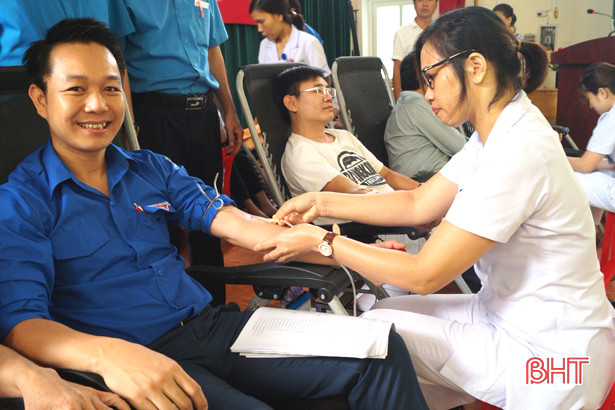 can bo dvtn nganh y te se chia giot hong nhan ai