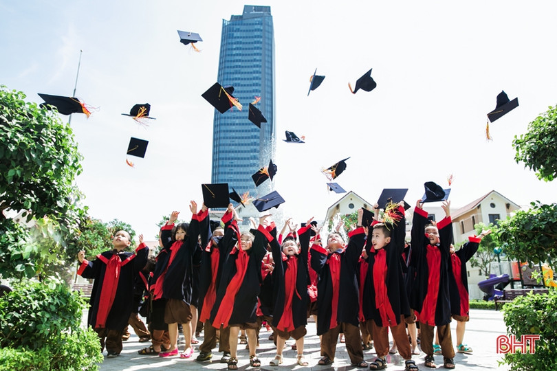 Ngộ nghĩnh bộ ảnh “Bé làm nông dân” của trẻ Mầm non Trí Đức