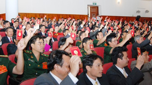 Đại biểu biểu quyết thông qua Danh sách bầu cử Đại biểu bỏ phiếu bầu BCH Đảng bộ tỉnh Hà Tĩnh, khóa XVII, nhiệm kỳ 2010-2015 Đại biểu tham gia bỏ phiếu bầu Bí thư Tỉnh uỷ, khóa XVII, nhiệm kỳ 2010-2015