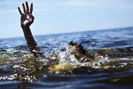 Rủ nhau đi tắm sau liên hoan lớp, nam sinh đuối nước tại đập Khe Út