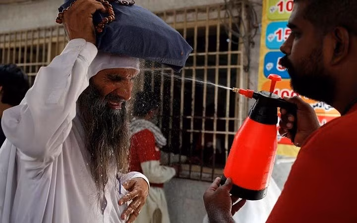 hinh anh nang nong kinh hoang lam 65 nguoi chet o pakistan