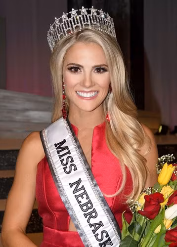 ngam nhan sac my nhan toc vang dang quang hoa hau my 2018