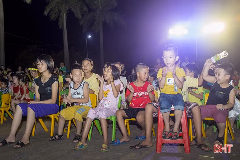 Tết thiếu nhi sớm ở Làng trẻ em mồ côi Hà Tĩnh