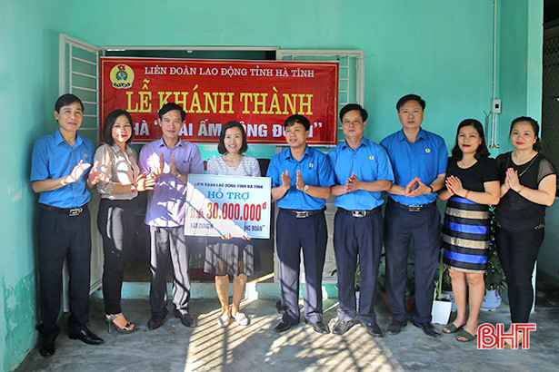 Hỗ trợ đoàn viên công đoàn Thạch Hà 40 triệu đồng làm nhà ở
