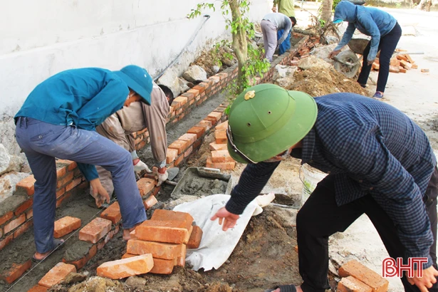 ich hau nang chat nong thon moi