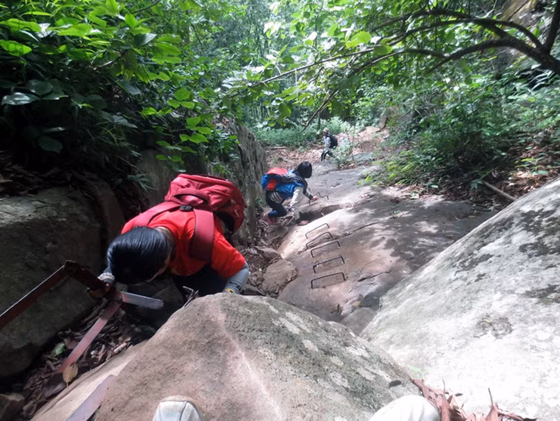 nhung cung duong trekking dep nhung nguy hiem tai viet nam