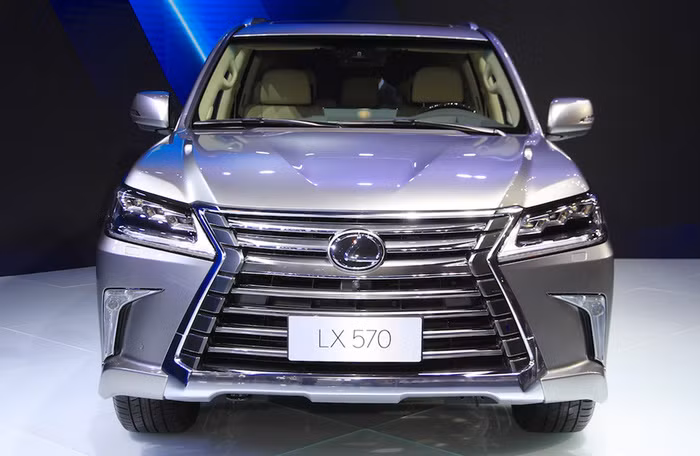 lexus lx 570 ban chay xang chot gia 7 7 ty dong