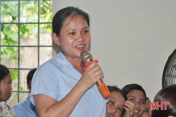 Truyền thông pháp luật cho hơn 200 công nhân Công ty CP May Hà Tĩnh