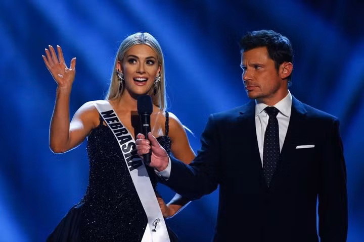 ngam nhan sac my nhan toc vang dang quang hoa hau my 2018