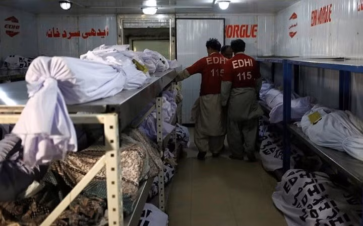 hinh anh nang nong kinh hoang lam 65 nguoi chet o pakistan