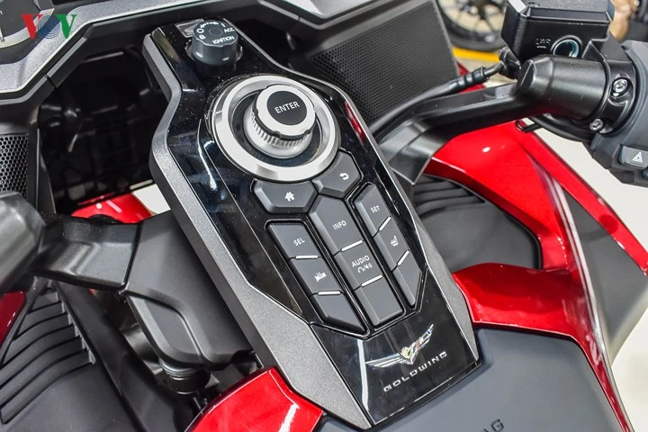 Cận cảnh Honda Gold Wing giá 1,2 tỷ đồng vừa xuất hiện tại Việt Nam