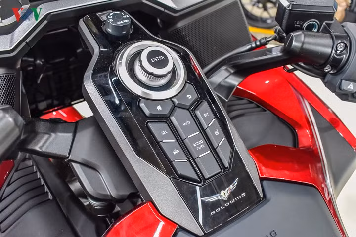 Cận cảnh Honda Gold Wing giá 1,2 tỷ đồng vừa xuất hiện tại Việt Nam