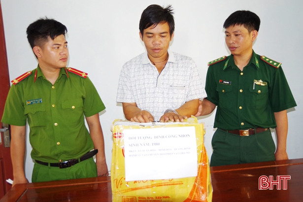 bi tom ve don khi dang van chuyen 20 kg thuoc no