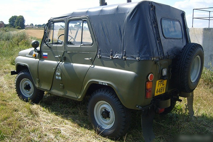 Ngỡ ngàng sức sống của xe quân sự UAZ thần thánh