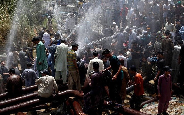 hinh anh nang nong kinh hoang lam 65 nguoi chet o pakistan