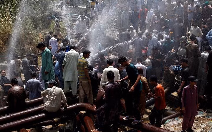 hinh anh nang nong kinh hoang lam 65 nguoi chet o pakistan