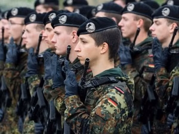 Hãng Funke: Đức phát hiện gần 90 đối tượng cực đoan trong quân đội