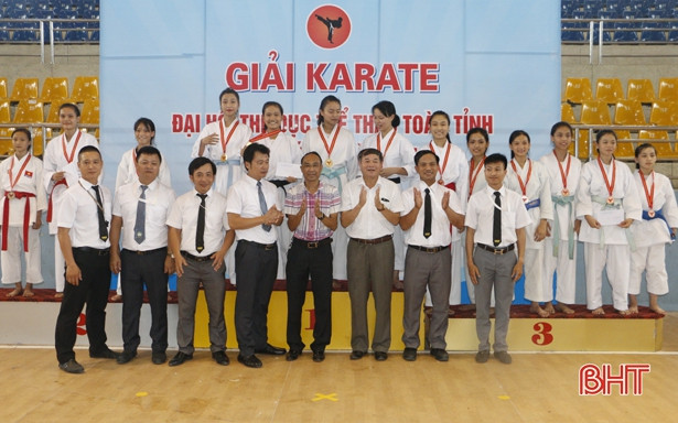 T.P Hà Tĩnh nhất toàn đoàn giải Karate toàn tỉnh năm 2018