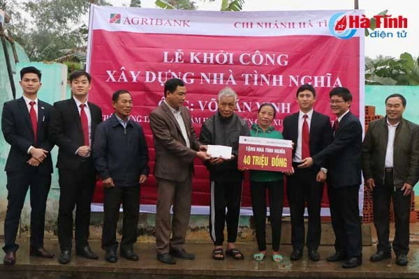 nganh ngan hang dong hanh voi nguoi ngheo ha tinh