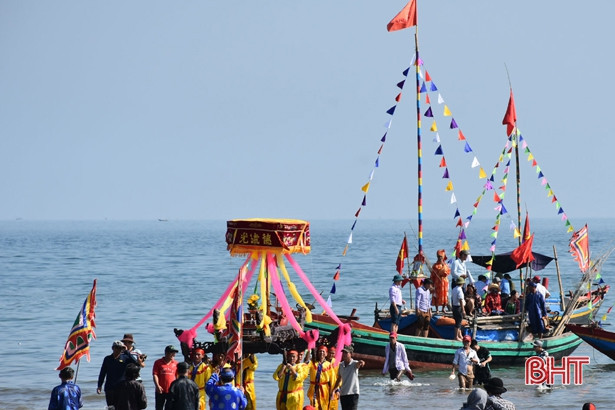 doc dao le hoi cau ngu o cam nhuong