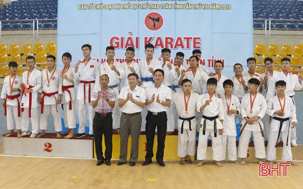 T.P Hà Tĩnh nhất toàn đoàn giải Karate toàn tỉnh năm 2018