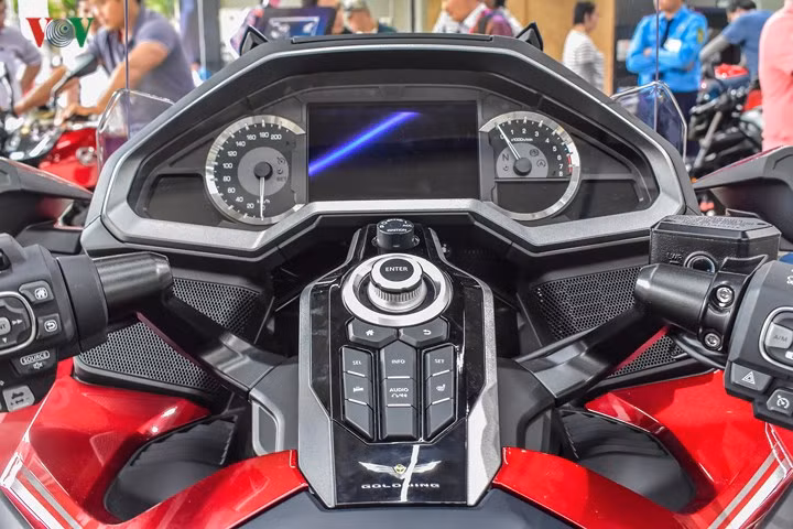 Cận cảnh Honda Gold Wing giá 1,2 tỷ đồng vừa xuất hiện tại Việt Nam
