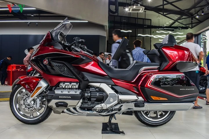 Cận cảnh Honda Gold Wing giá 1,2 tỷ đồng vừa xuất hiện tại Việt Nam