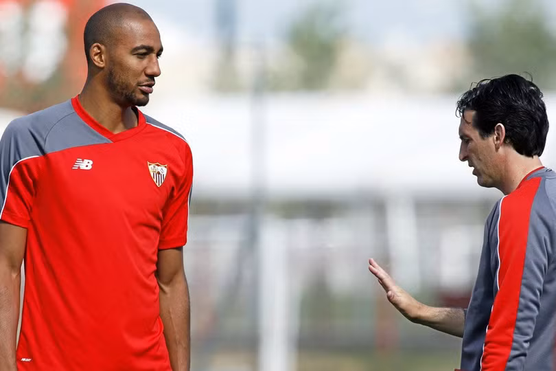 arsenal bo nhiem unai emery vi sao co vu lat keo arteta