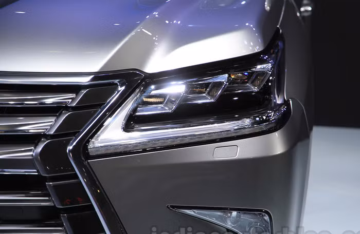 lexus lx 570 ban chay xang chot gia 7 7 ty dong