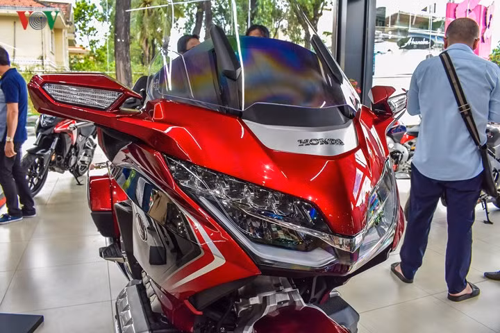 Cận cảnh Honda Gold Wing giá 1,2 tỷ đồng vừa xuất hiện tại Việt Nam