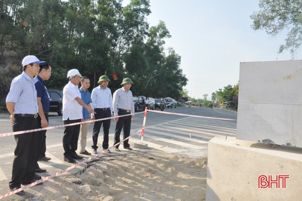 bi thu tinh uy kiem tra tien do cong trinh ky niem 50 nam chien thang dong loc