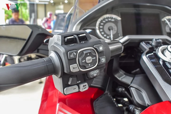 Cận cảnh Honda Gold Wing giá 1,2 tỷ đồng vừa xuất hiện tại Việt Nam