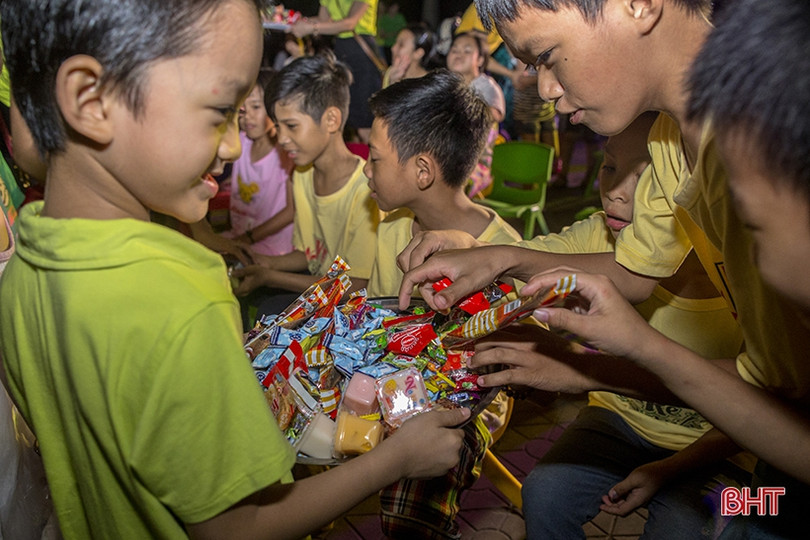 Đông ấm đến với các em nhỏ Làng trẻ SOS Hà Tĩnh