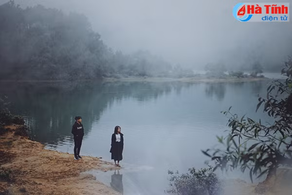 sau lang clip ha tinh vung hoan chau cua doi ban tre nguoi viet song tai nhat