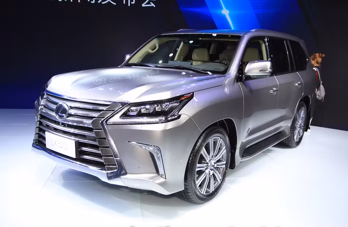 lexus lx 570 ban chay xang chot gia 7 7 ty dong