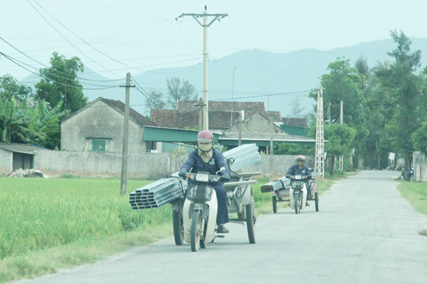 Xe máy lôi tung hoành từ quê đến phố