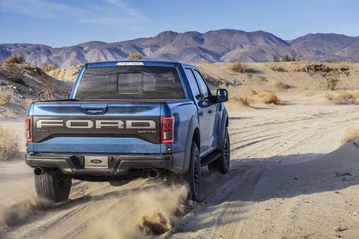 Siêu bán tải Ford F-150 Raptor 2019 sẽ được nâng cấp những gì?