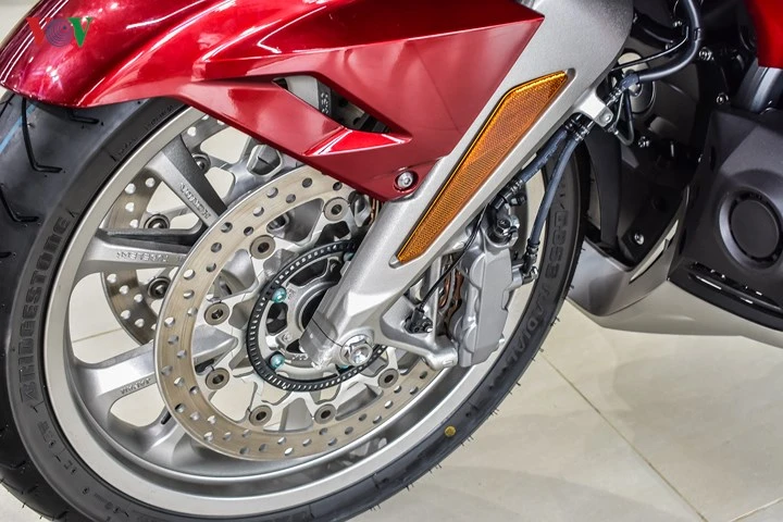 Cận cảnh Honda Gold Wing giá 1,2 tỷ đồng vừa xuất hiện tại Việt Nam