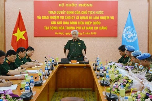 7 si quan viet nam chuan bi len duong lam nhiem vu gin giu hoa binh lhq