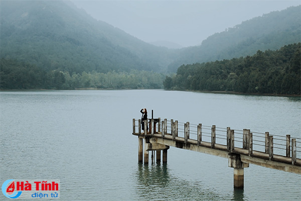 sau lang clip ha tinh vung hoan chau cua doi ban tre nguoi viet song tai nhat