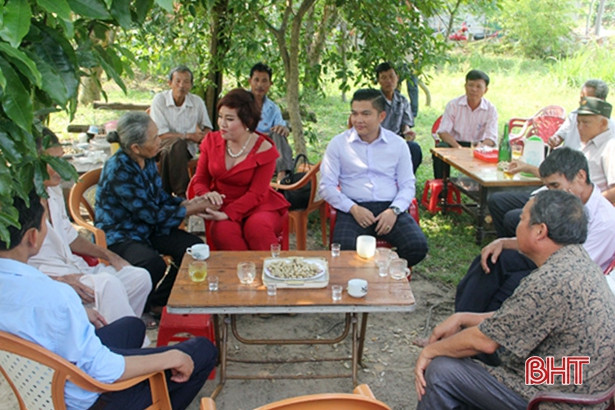 Người phụ nữ khốn khó từng cứu hàng chục nạn nhân chìm đò được xóa nợ ngân hàng