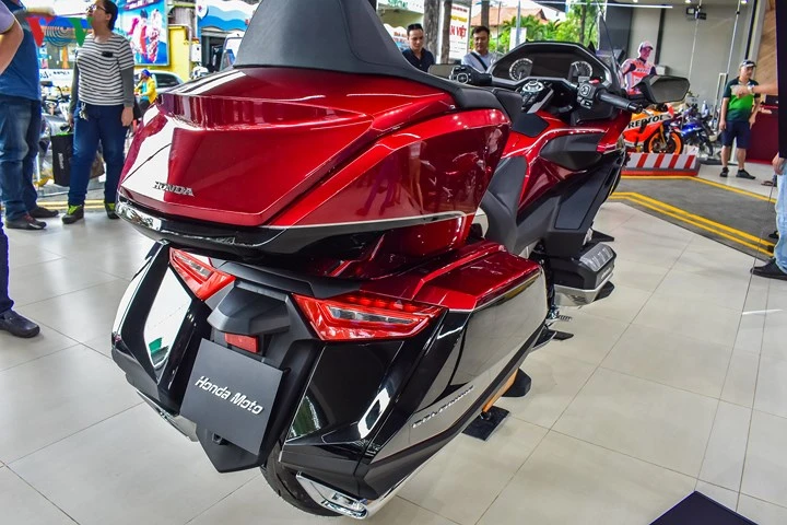 Cận cảnh Honda Gold Wing giá 1,2 tỷ đồng vừa xuất hiện tại Việt Nam