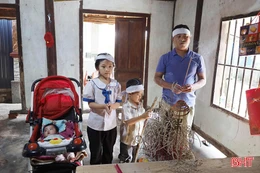 Vòng tay nhân ái: Xót xa cảnh "gà trống" nuôi 3 con thơ dại