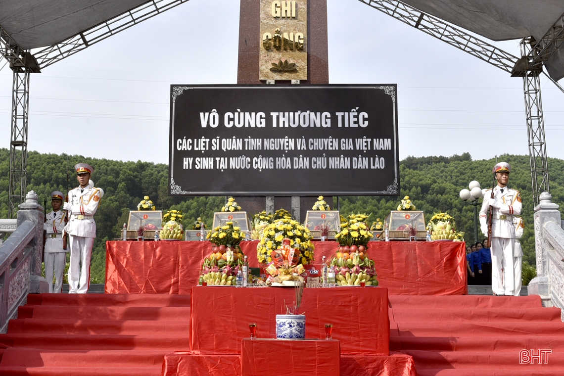 Hà Tĩnh tổ chức trọng thể lễ truy điệu, an táng 10 liệt sỹ hy sinh tại Lào